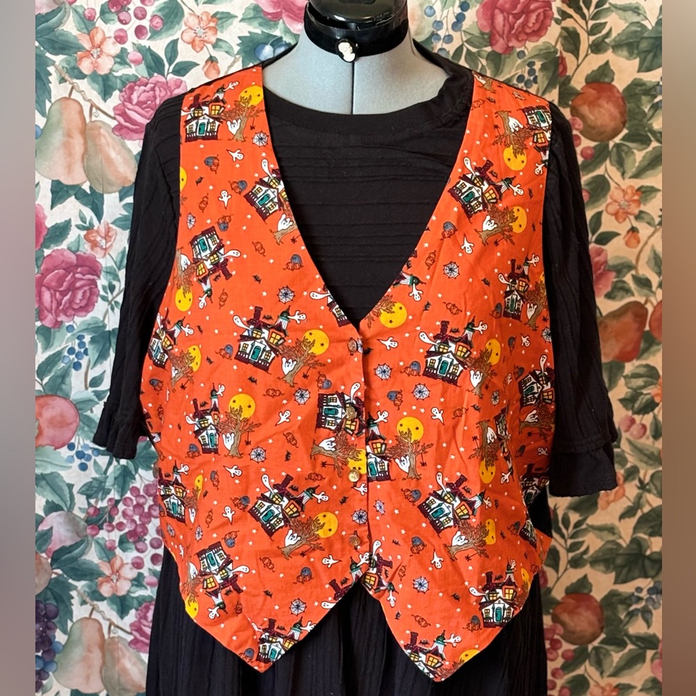 Basic Editions, Halloween Vest, size 22W